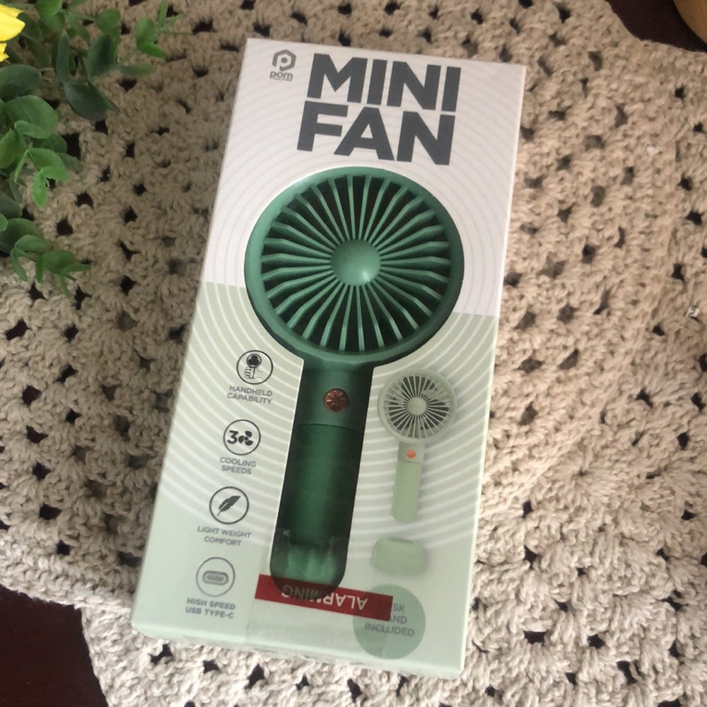 Green Portable Mini Fan - Picture 6 of 6